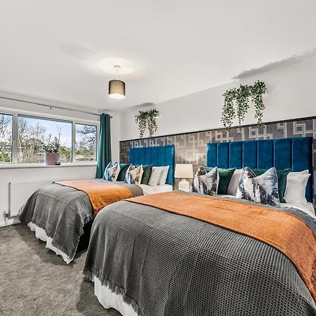 Elegant Retreat In Cheltenham - Garden & Parking Included Exteriör bild
