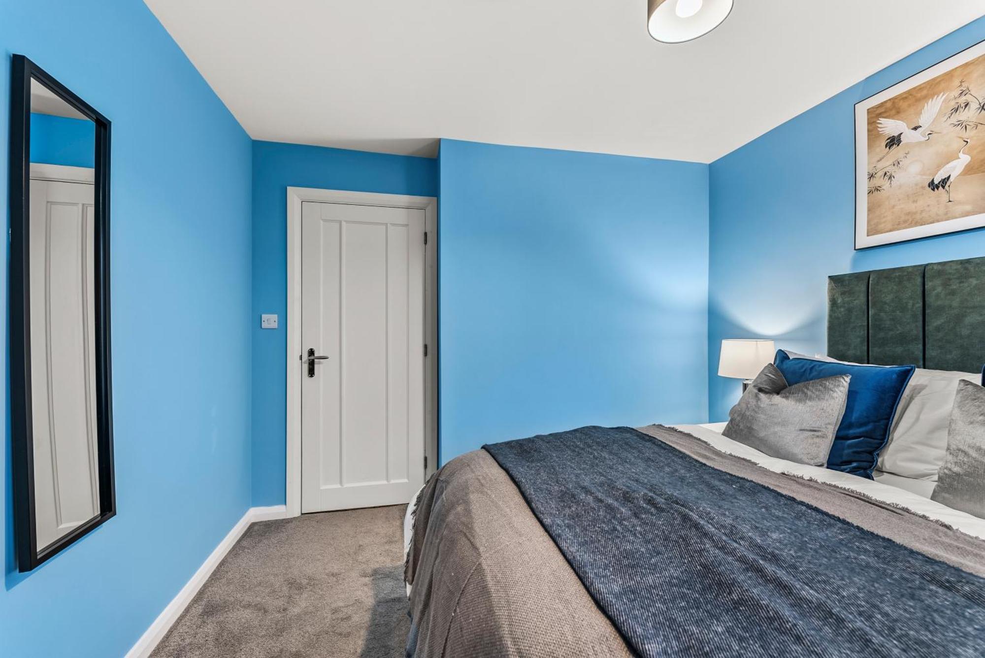 Elegant Retreat In Cheltenham - Garden & Parking Included Exteriör bild