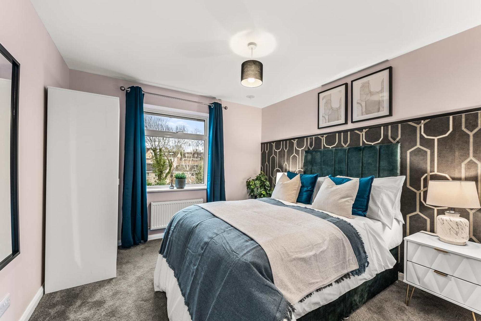 Elegant Retreat In Cheltenham - Garden & Parking Included Exteriör bild