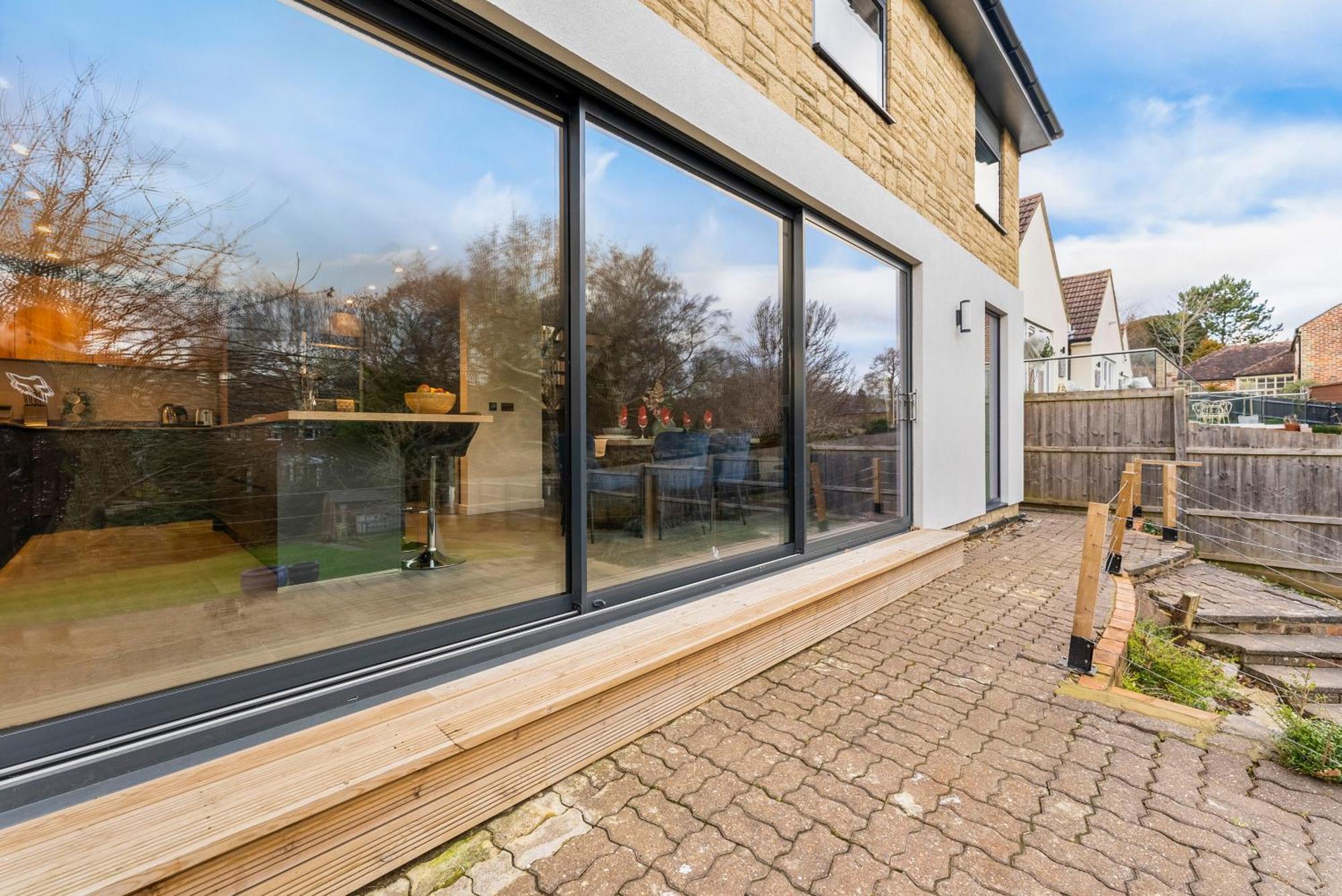 Elegant Retreat In Cheltenham - Garden & Parking Included Exteriör bild