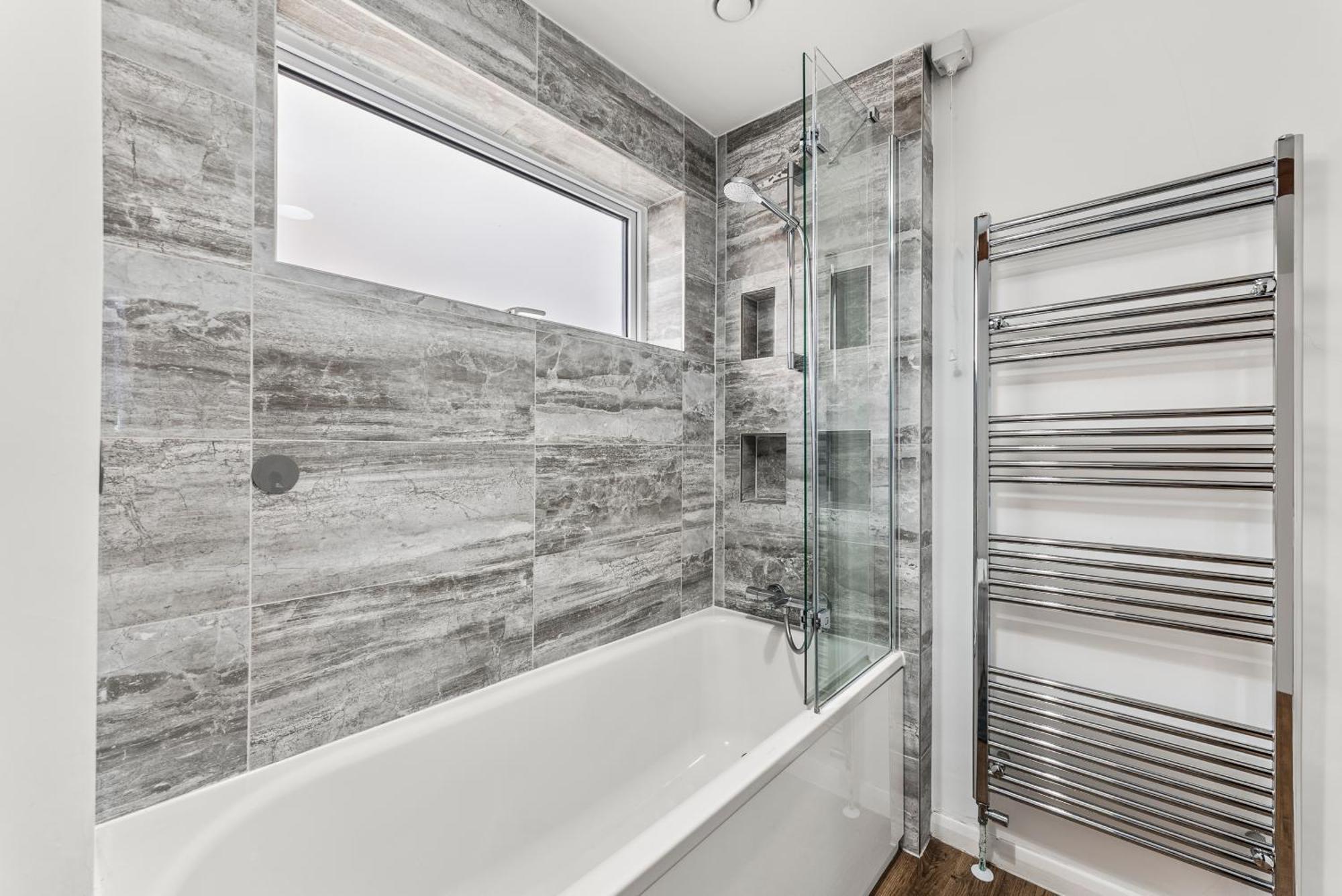 Elegant Retreat In Cheltenham - Garden & Parking Included Exteriör bild