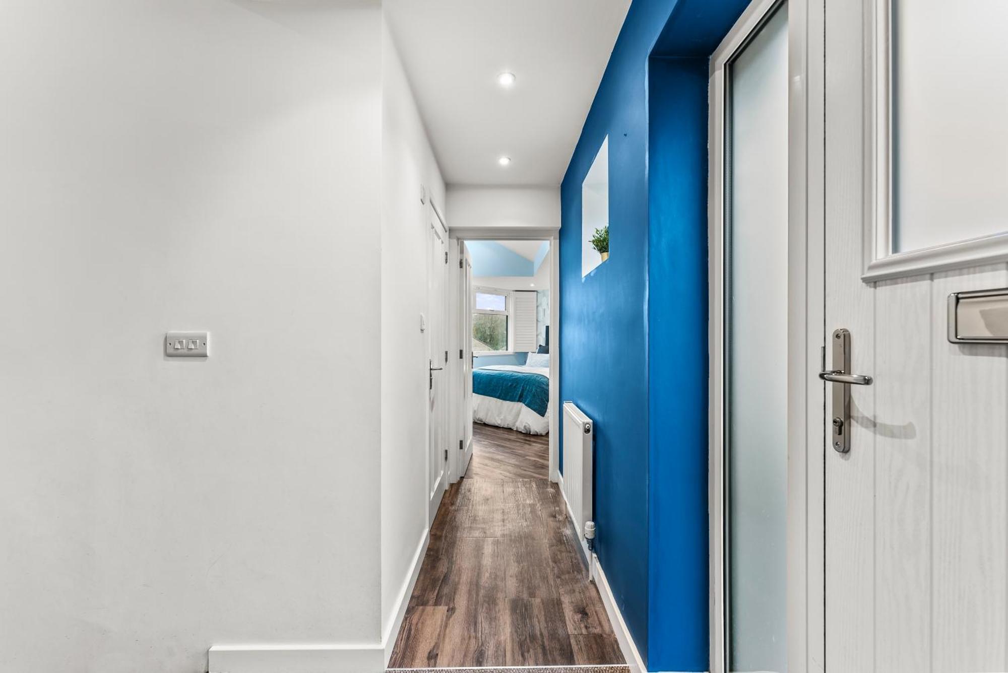 Elegant Retreat In Cheltenham - Garden & Parking Included Exteriör bild