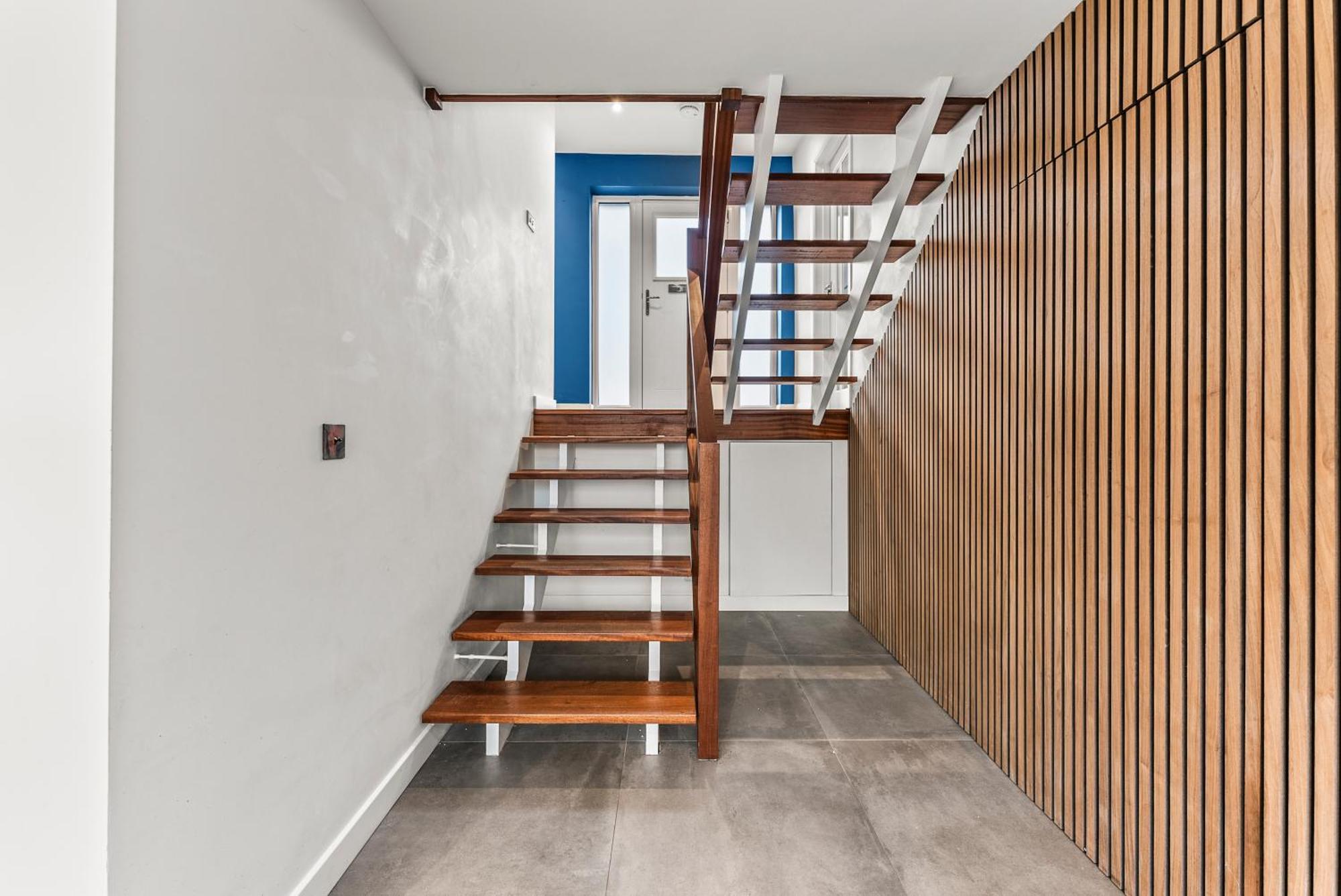 Elegant Retreat In Cheltenham - Garden & Parking Included Exteriör bild